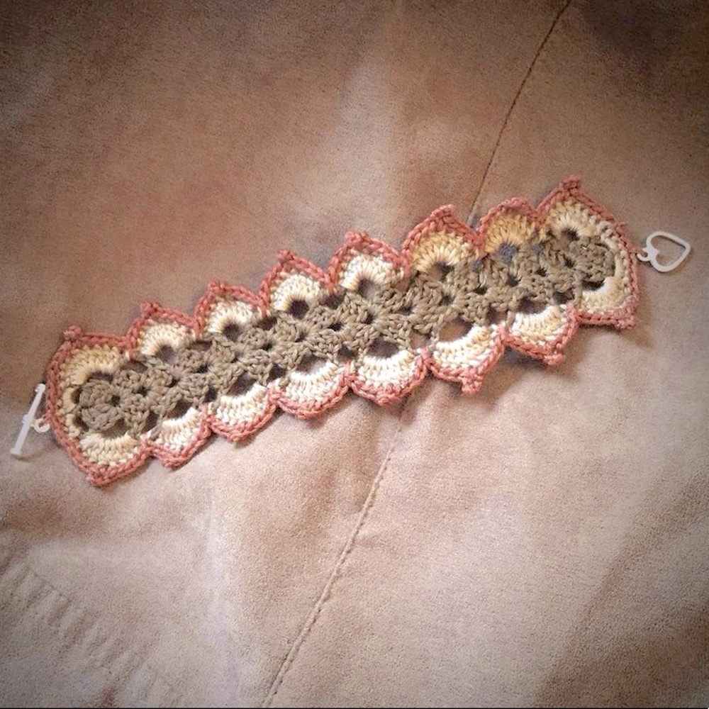 *HANDMADE TO ORDER* crochet lace bracelet